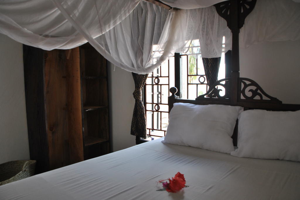Shella White House Bed & Breakfast Lamu Bagian luar foto