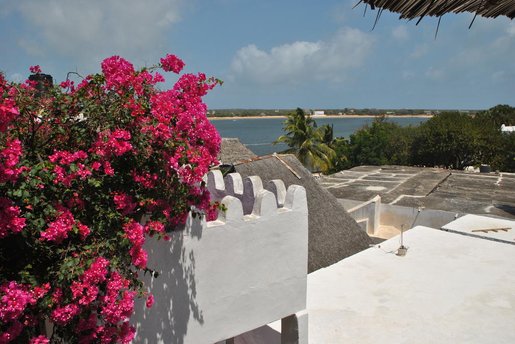 Shella White House Bed & Breakfast Lamu Bagian luar foto